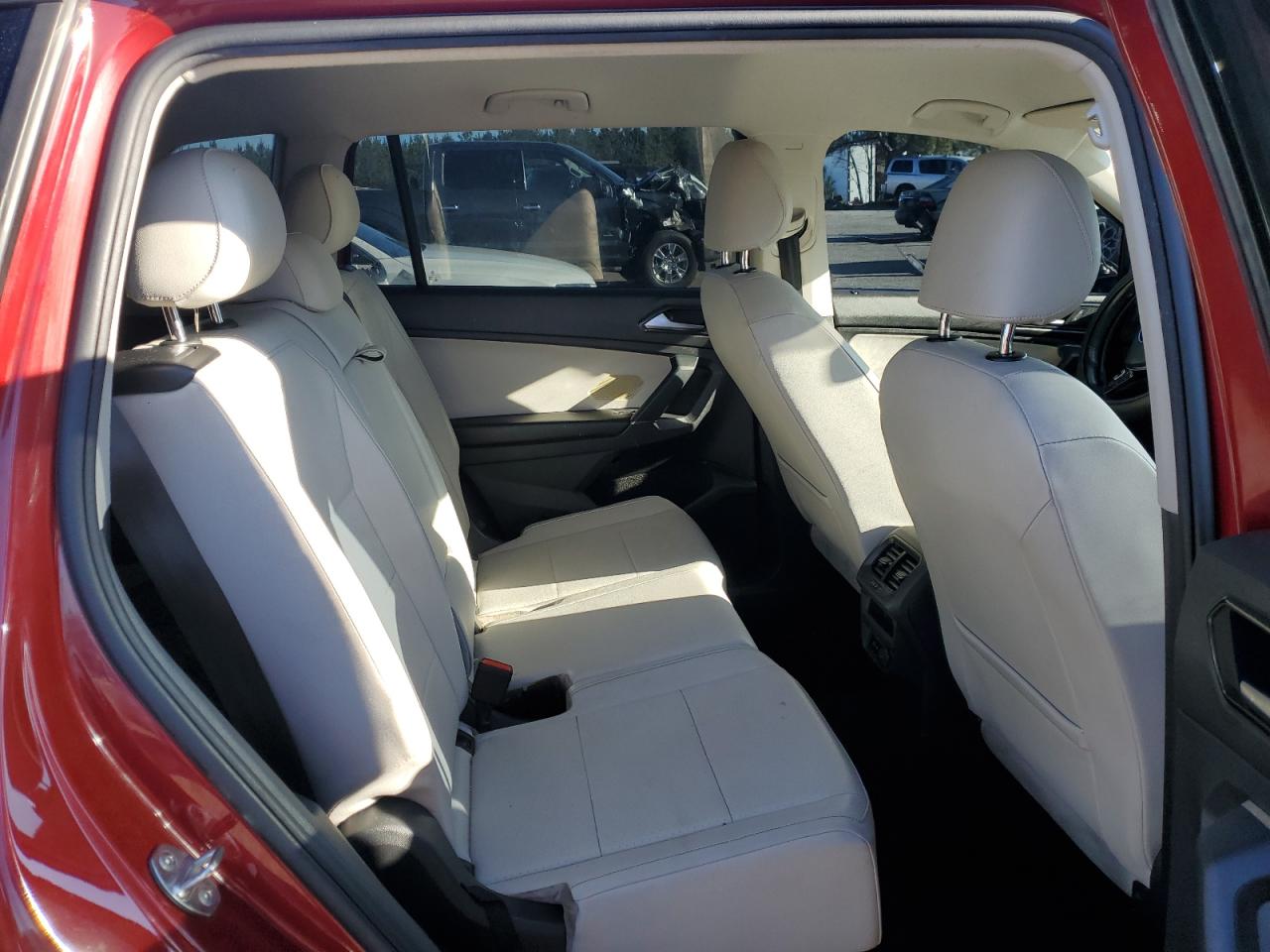 2018 Volkswagen Tiguan - Image 10