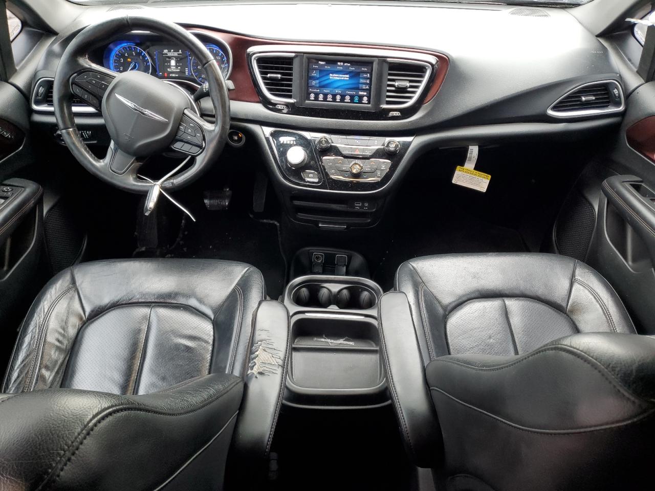 2020 Chrysler Pacifica - Image 8