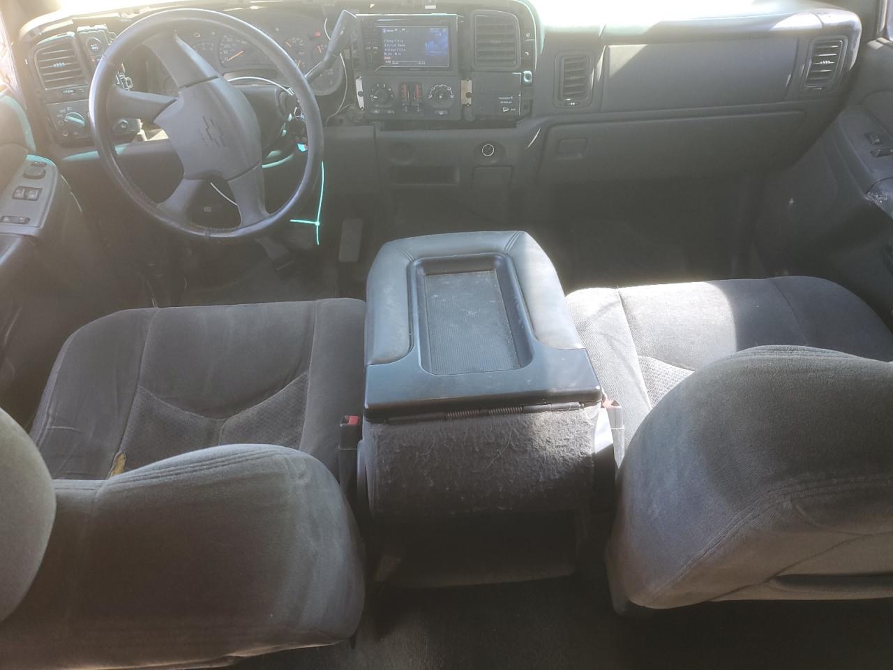2004 Chevrolet Silverado - Image 8