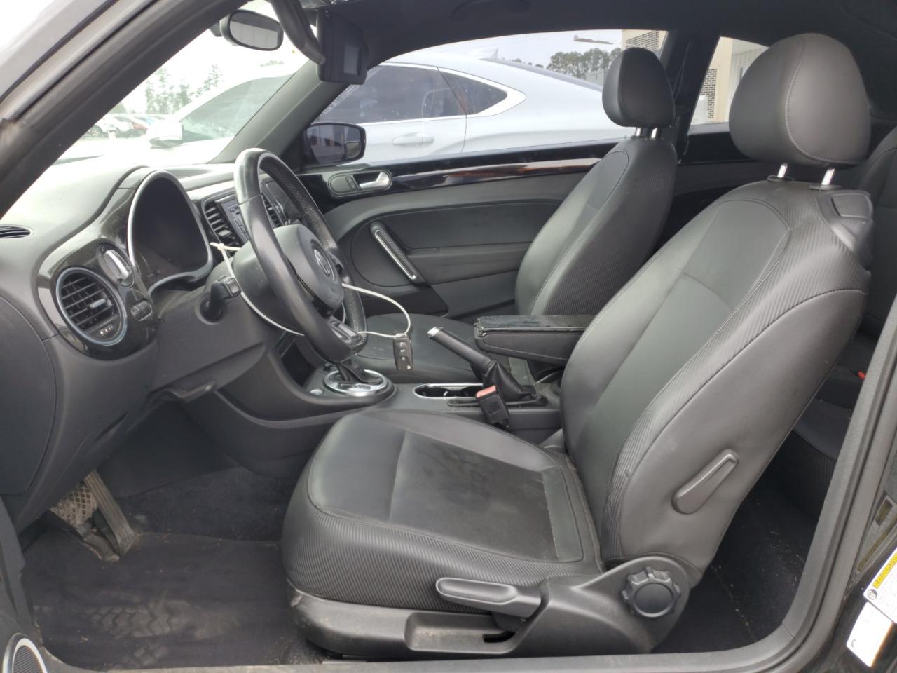 2013 Volkswagen Beetle - Image 7