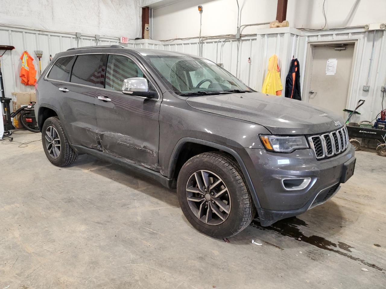 2017 Jeep Grand Cherokee - Image 4