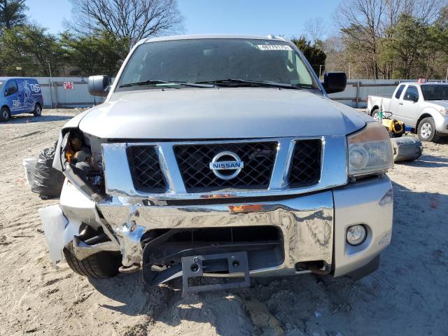  NISSAN TITAN 2014 Srebrny