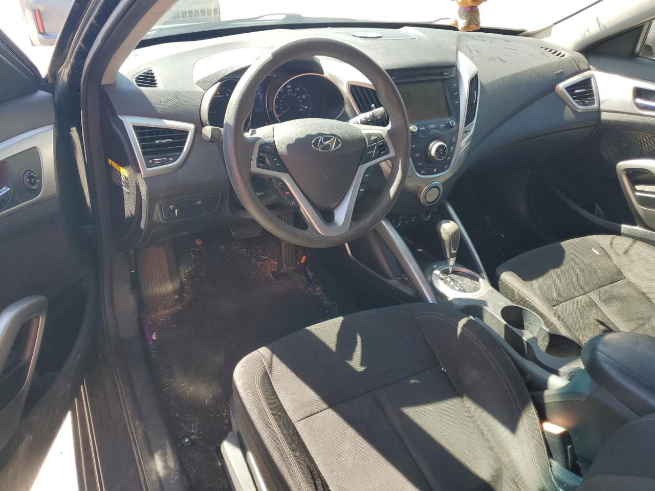2016 Hyundai Veloster - Image 8