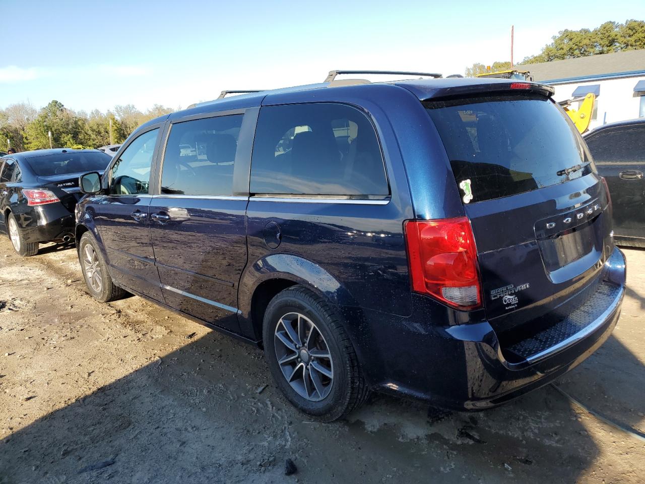 2017 Dodge Caravan - Image 2