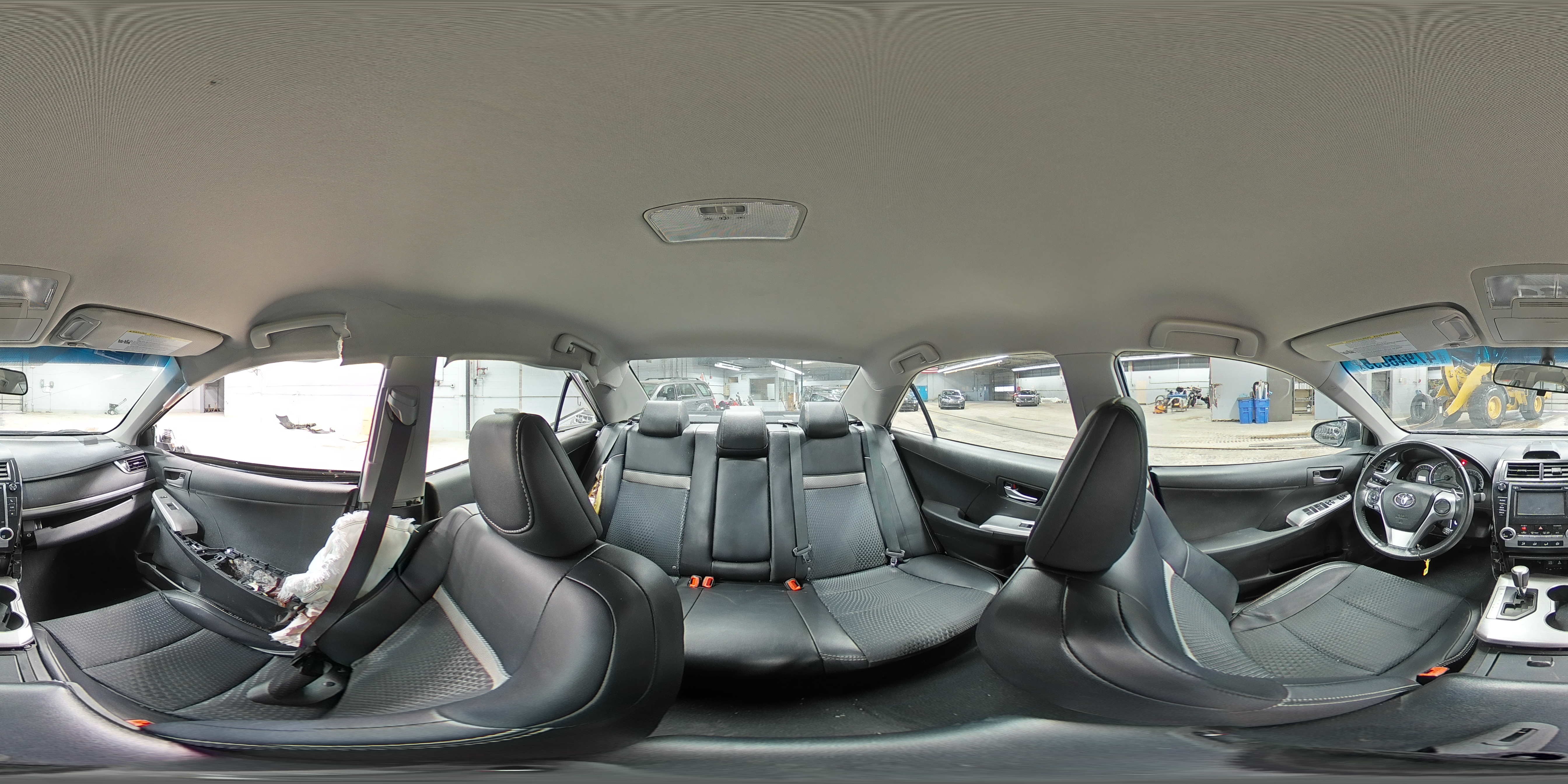 2012 Toyota Camry - Image 12