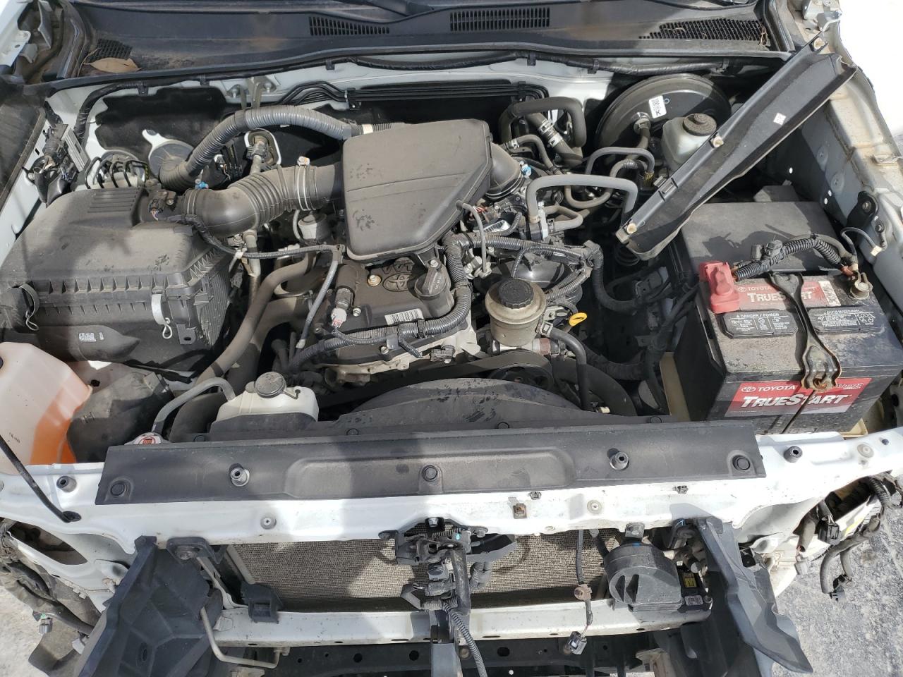2019 Toyota Tacoma - Image 12