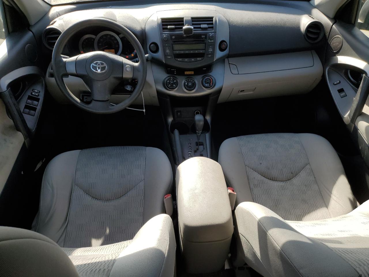 2011 Toyota RAV 4 - Image 8