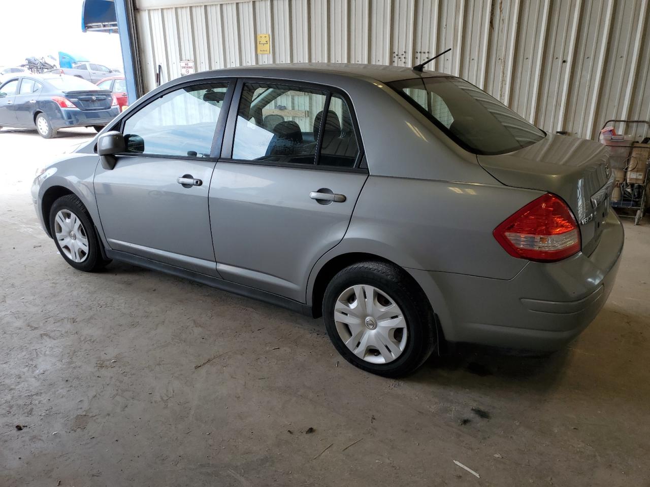 2011 Nissan Versa - Image 2