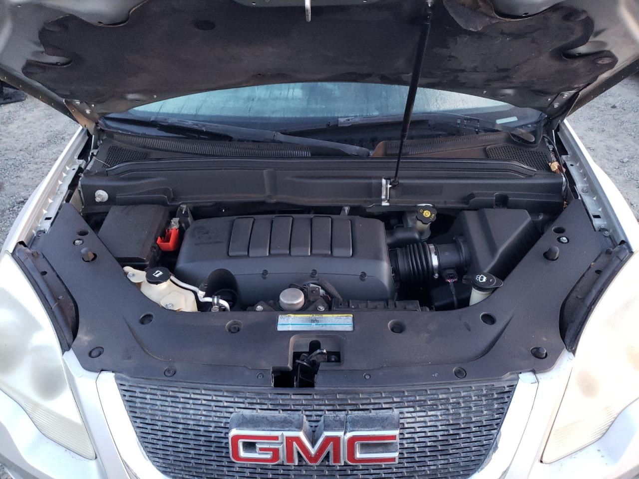 2010 GMC Acadia - Image 12