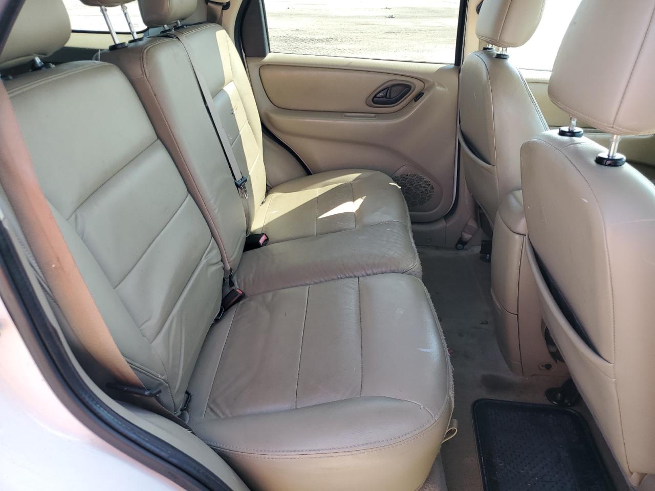 2006 Ford Escape - Image 11