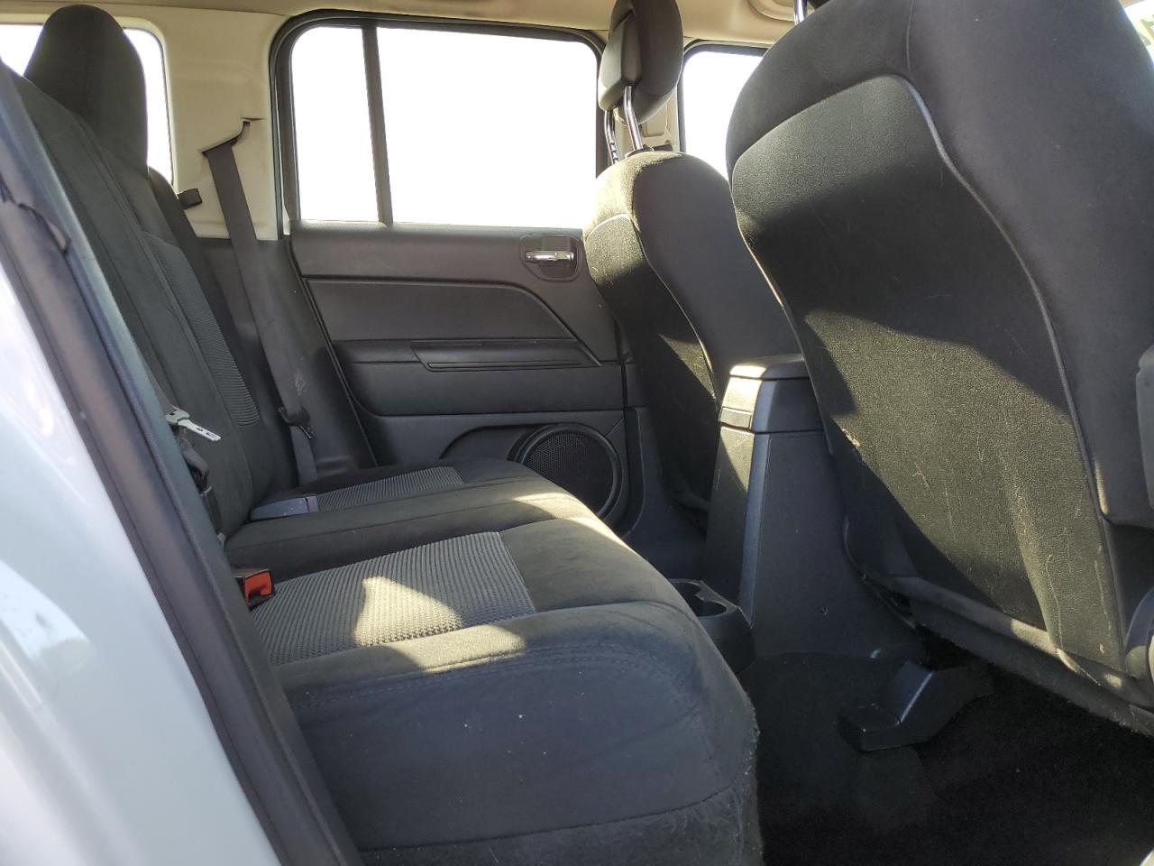 2016 Jeep Liberty (Patriot) - Image 11