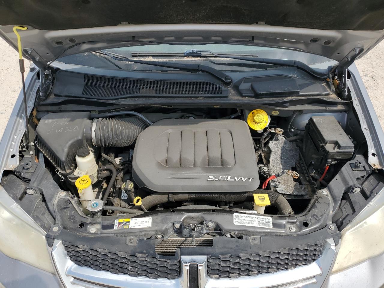 2014 Dodge Caravan - Image 12