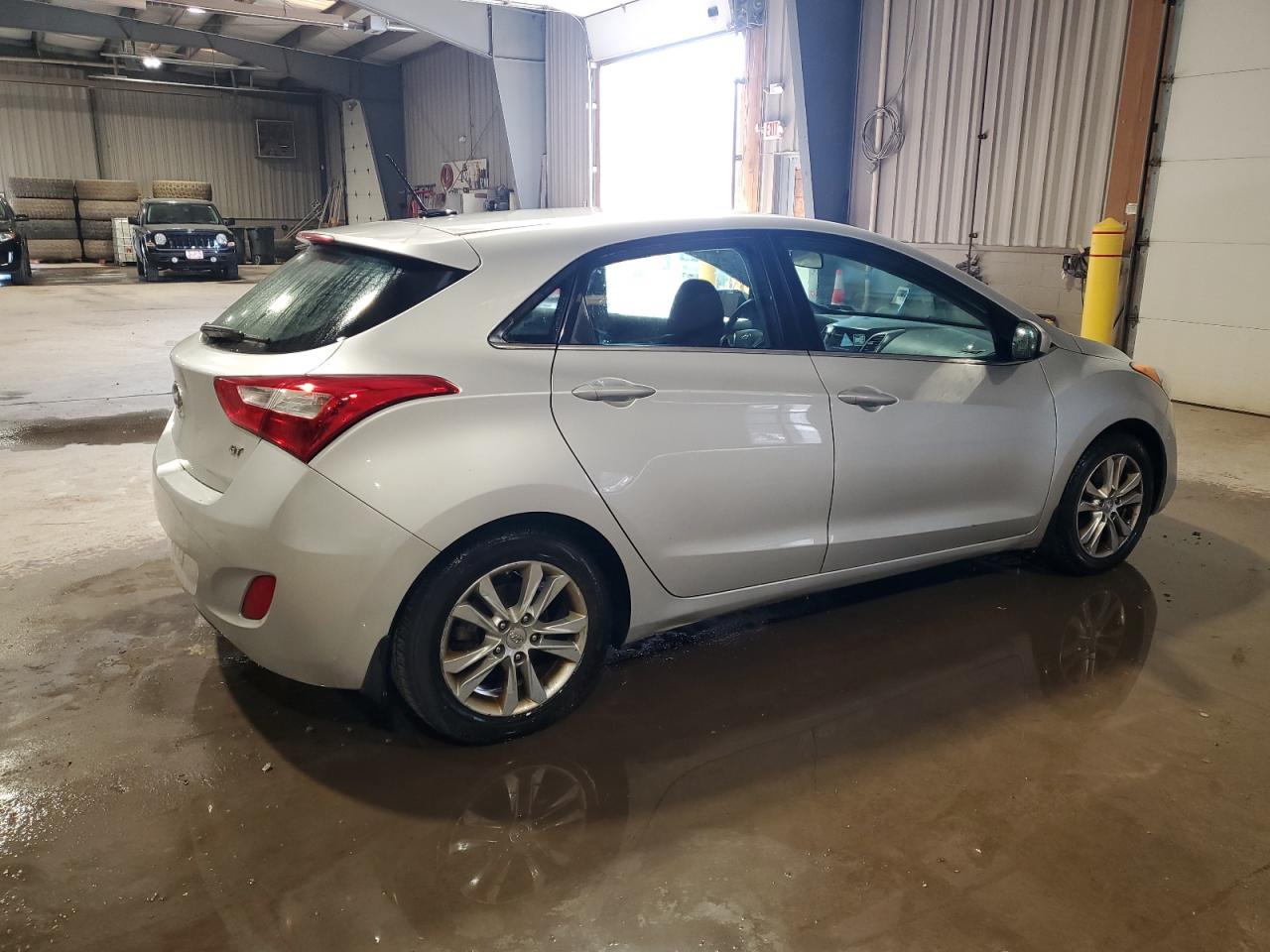 2014 Hyundai Elantra - Image 3