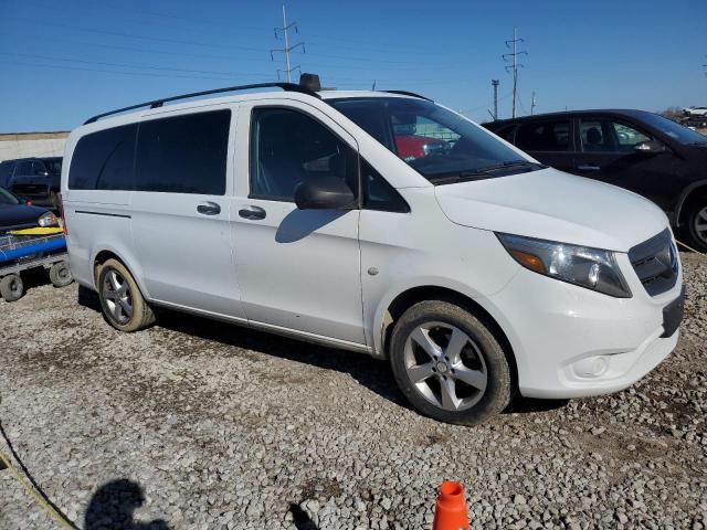 Minivans MERCEDES-BENZ METRIS 2016 Biały