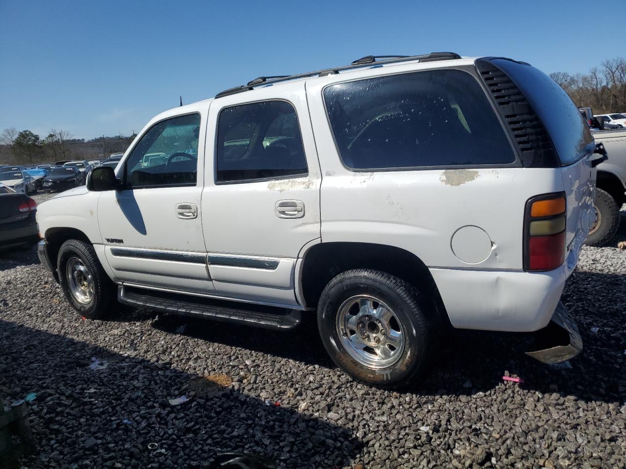 2004 GMC Yukon - Image 2