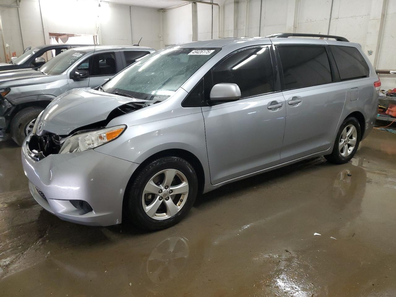 2014 Toyota Sienna - Image 1