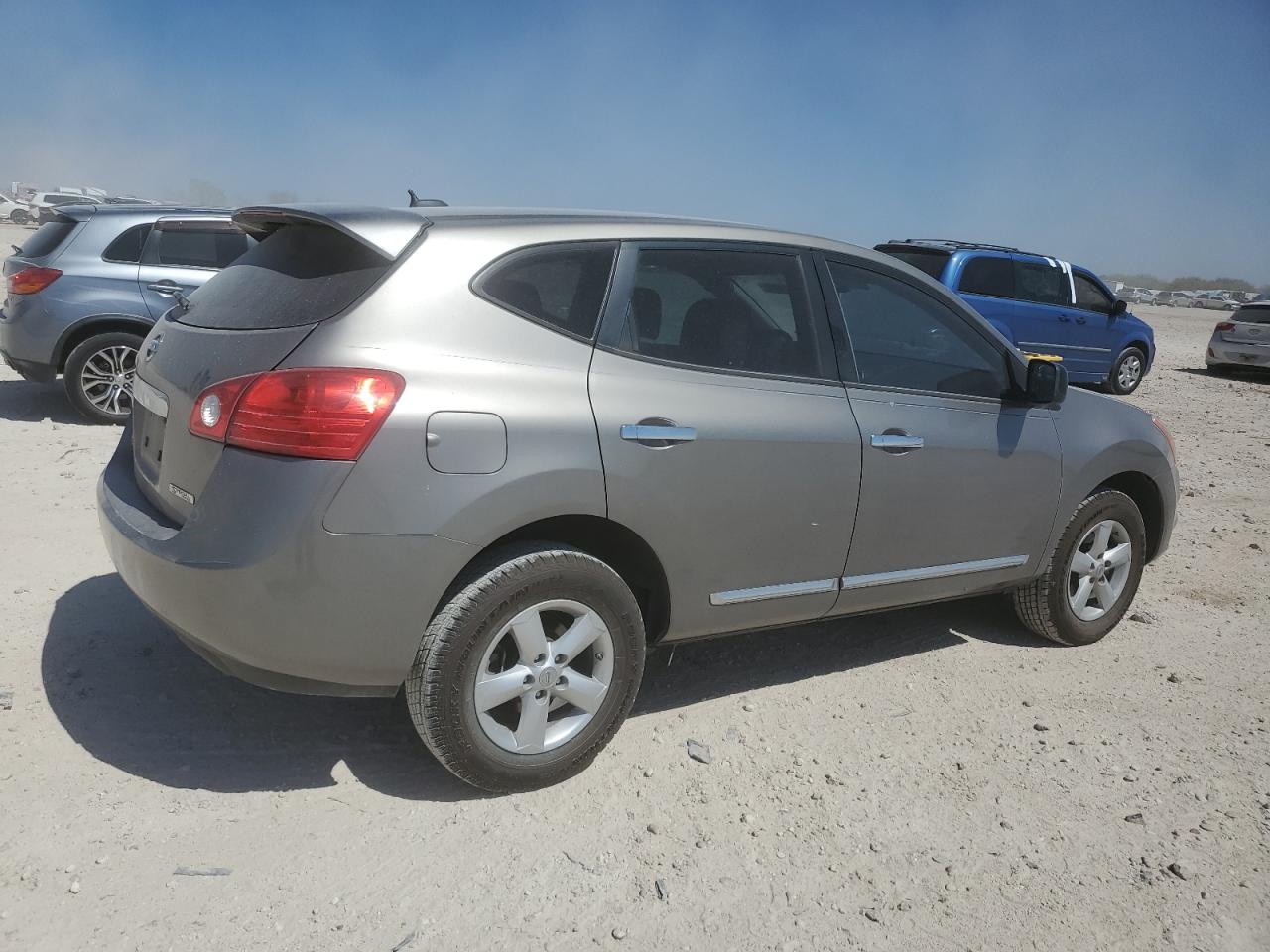 2012 Nissan Rogue - Image 3