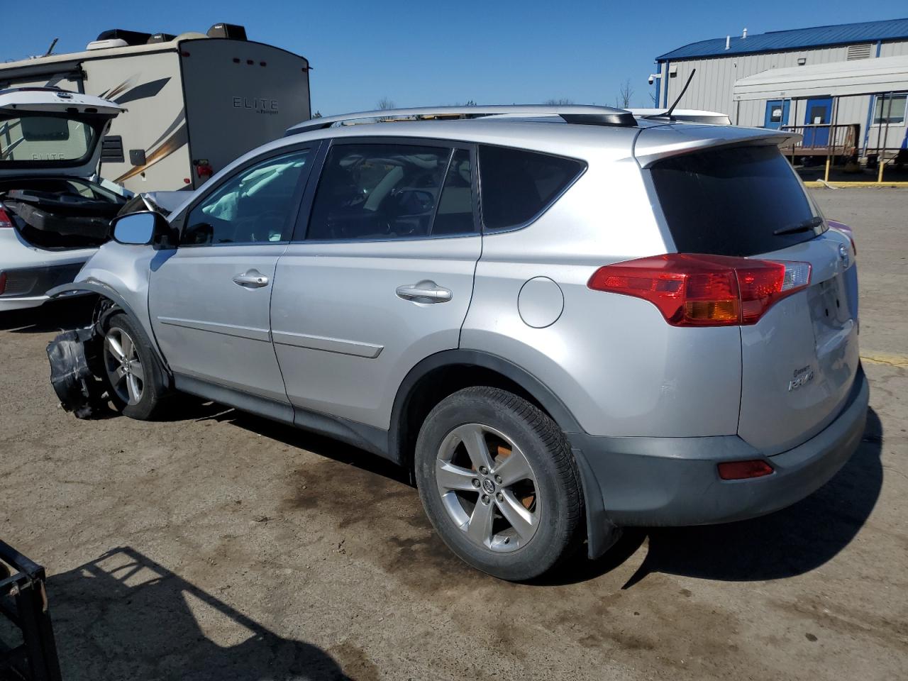 2015 Toyota RAV 4 - Image 2