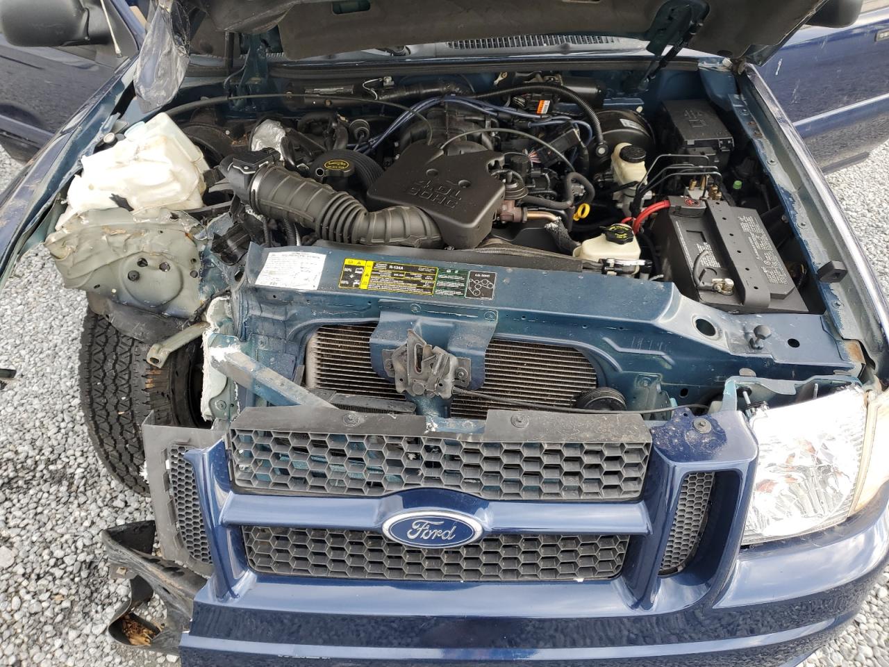 2005 Ford Explorer - Image 13