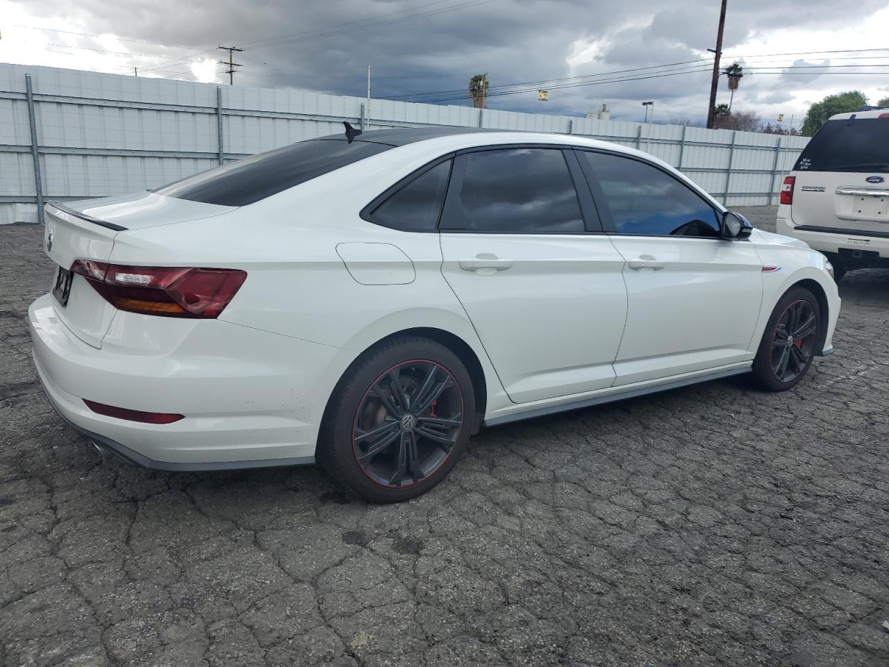 2019 Volkswagen Jetta - Image 3