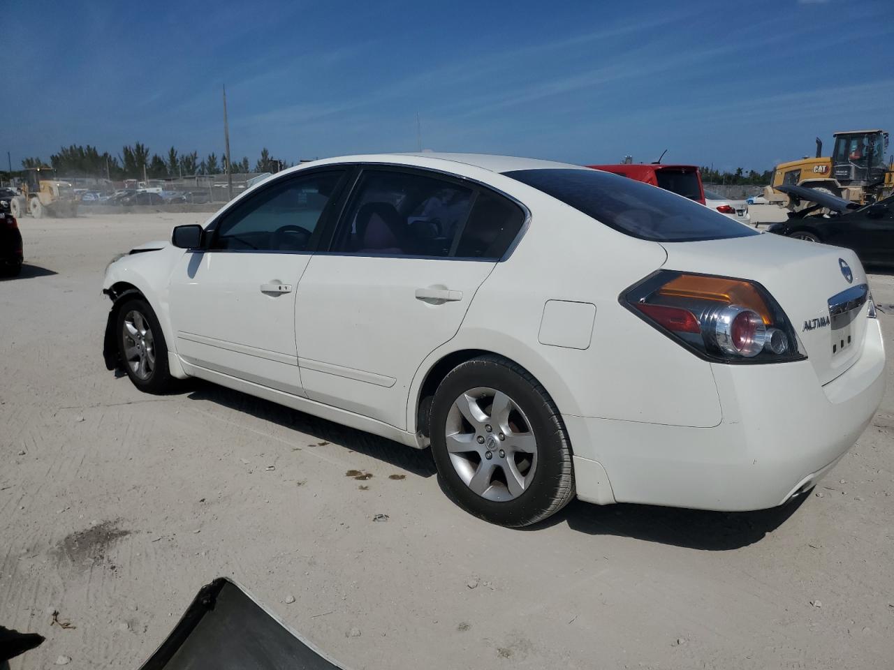 2011 Nissan Altima - Image 2