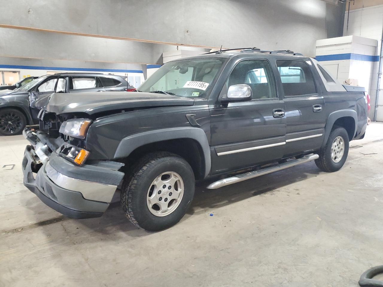 2005 Chevrolet Avalanche - Image 1