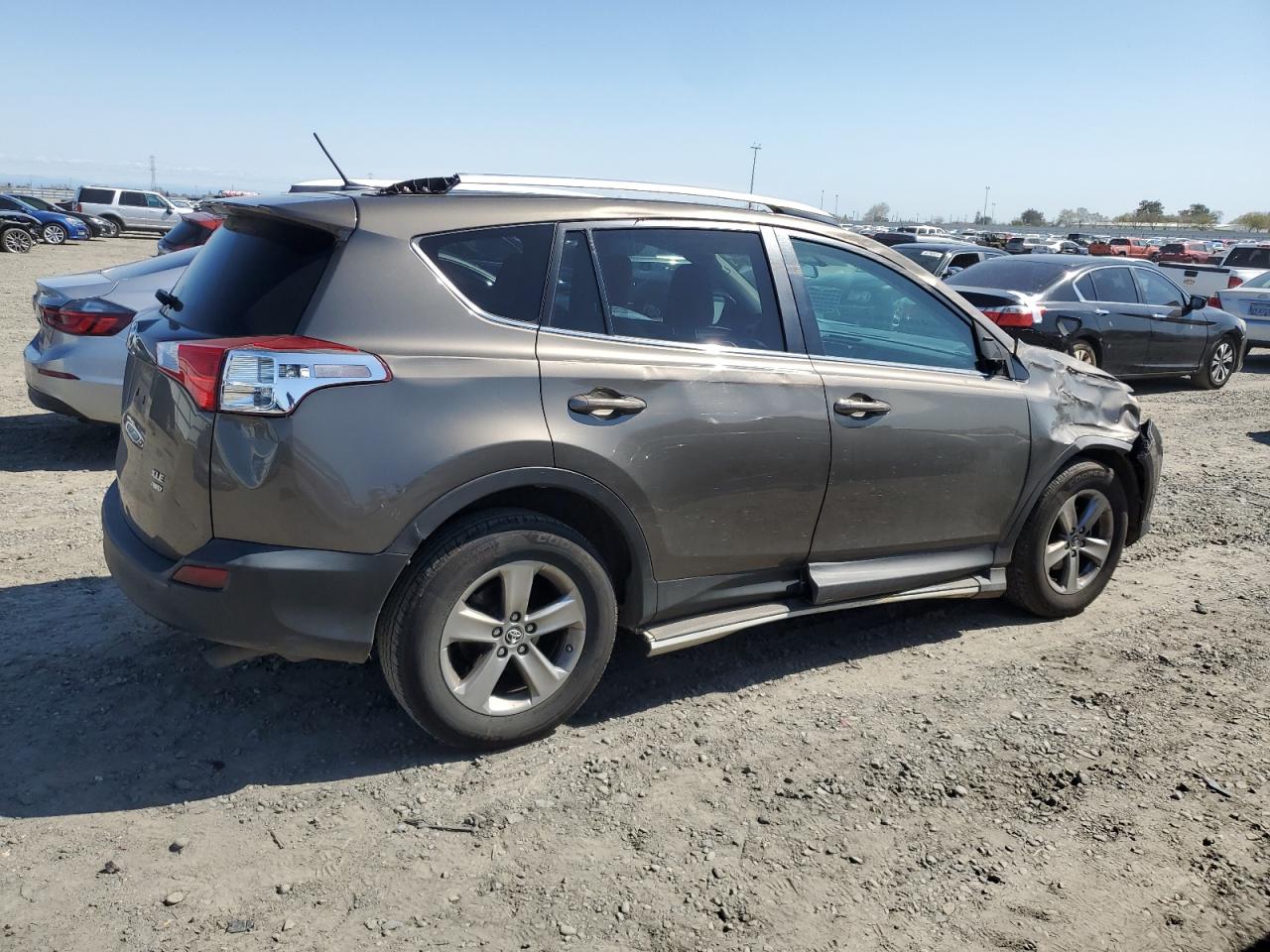 2015 Toyota RAV 4 - Image 3