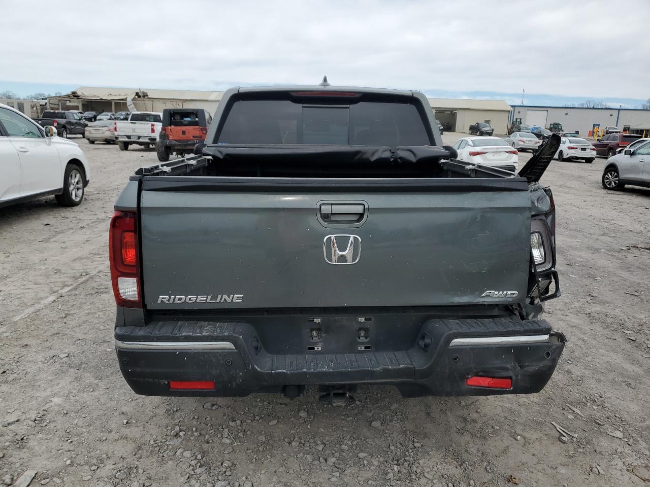2019 Honda Ridgeline - Image 6