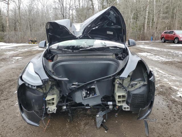  TESLA MODEL Y 2024 Szary