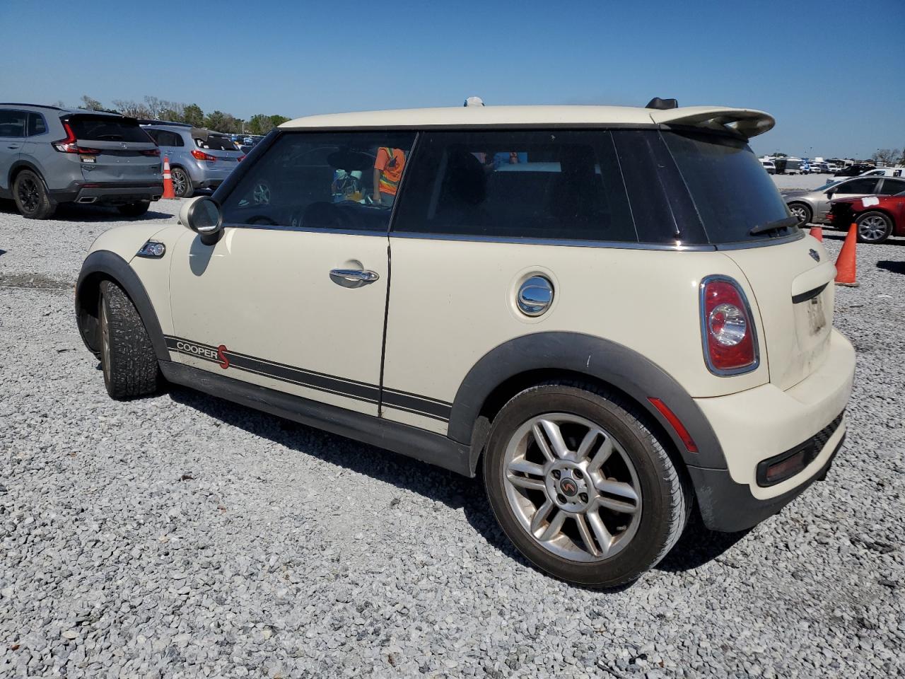 2011 MINI Cooper - Image 2