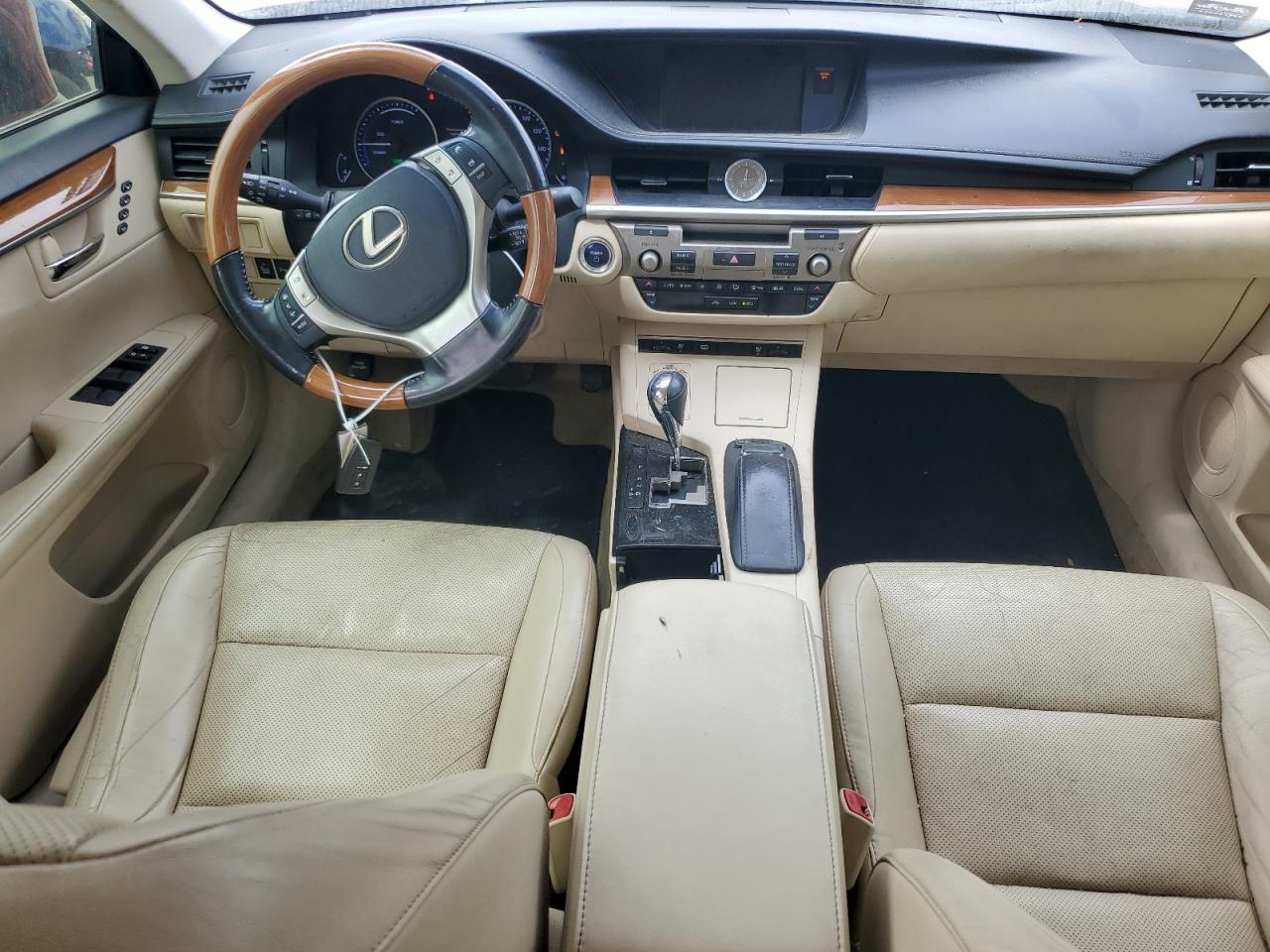 2015 Lexus ES - Image 8