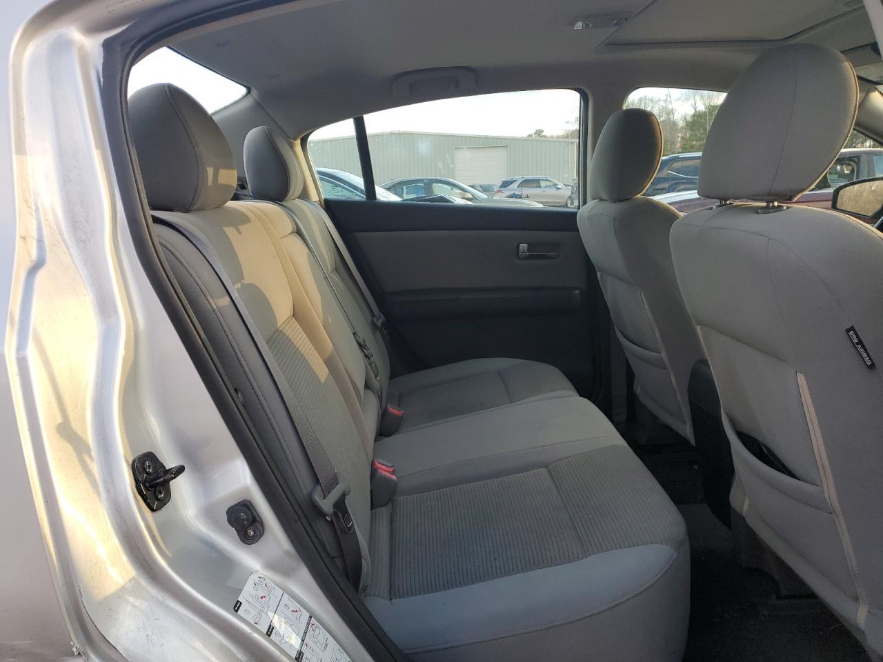 2010 Nissan Sentra - Image 10