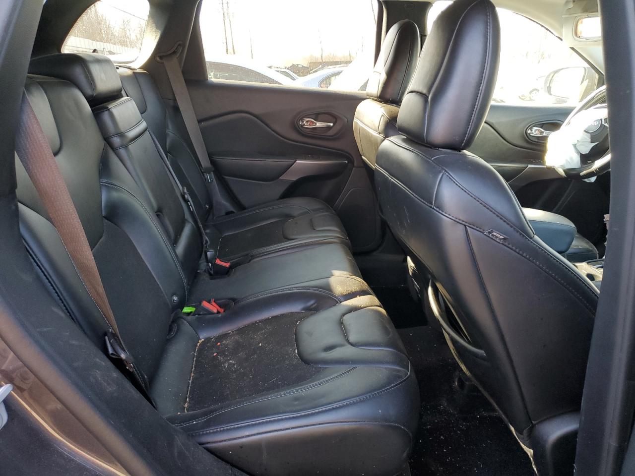 2019 Jeep Grand Cherokee - Image 12