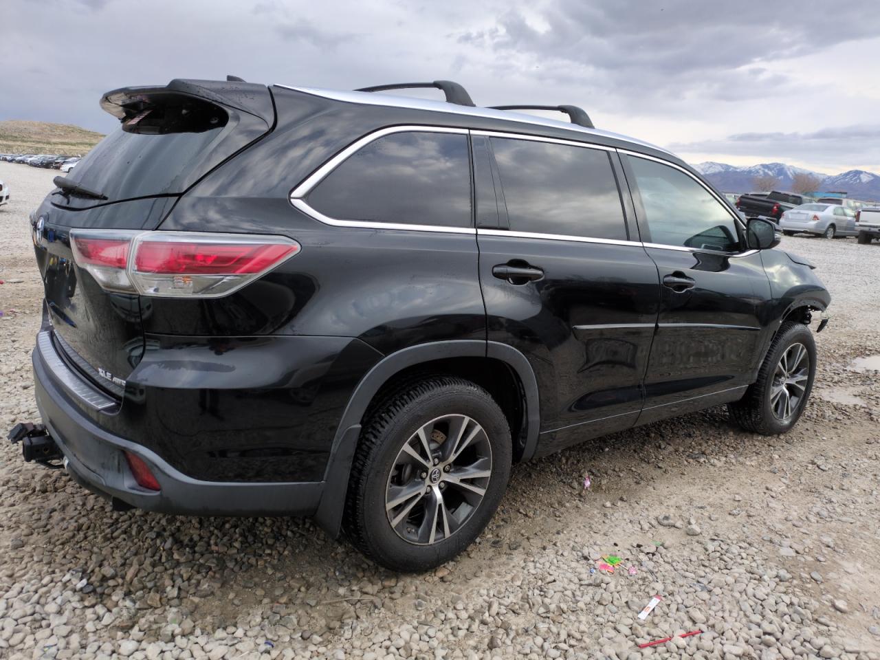 2016 Toyota Highlander - Image 3