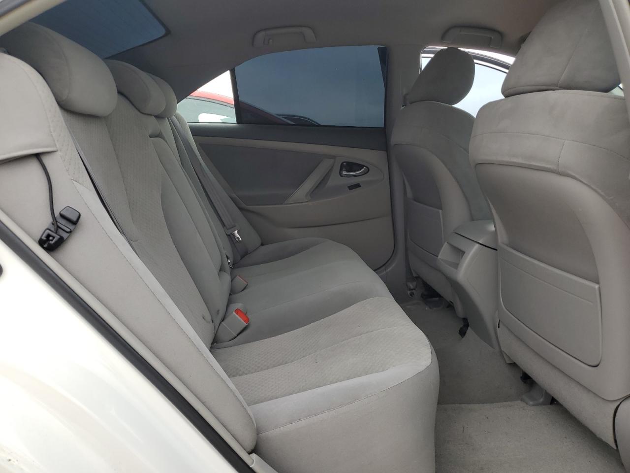 2009 Toyota Camry - Image 10