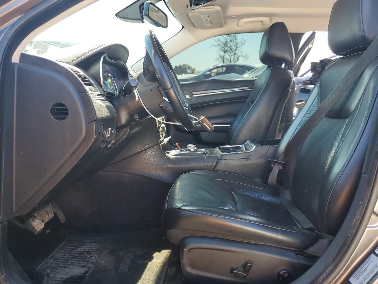 2017 Chrysler 300 - Image 7