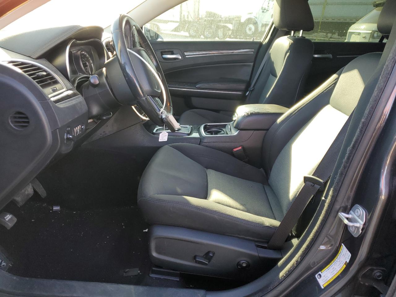 2019 Chrysler 300 - Image 7