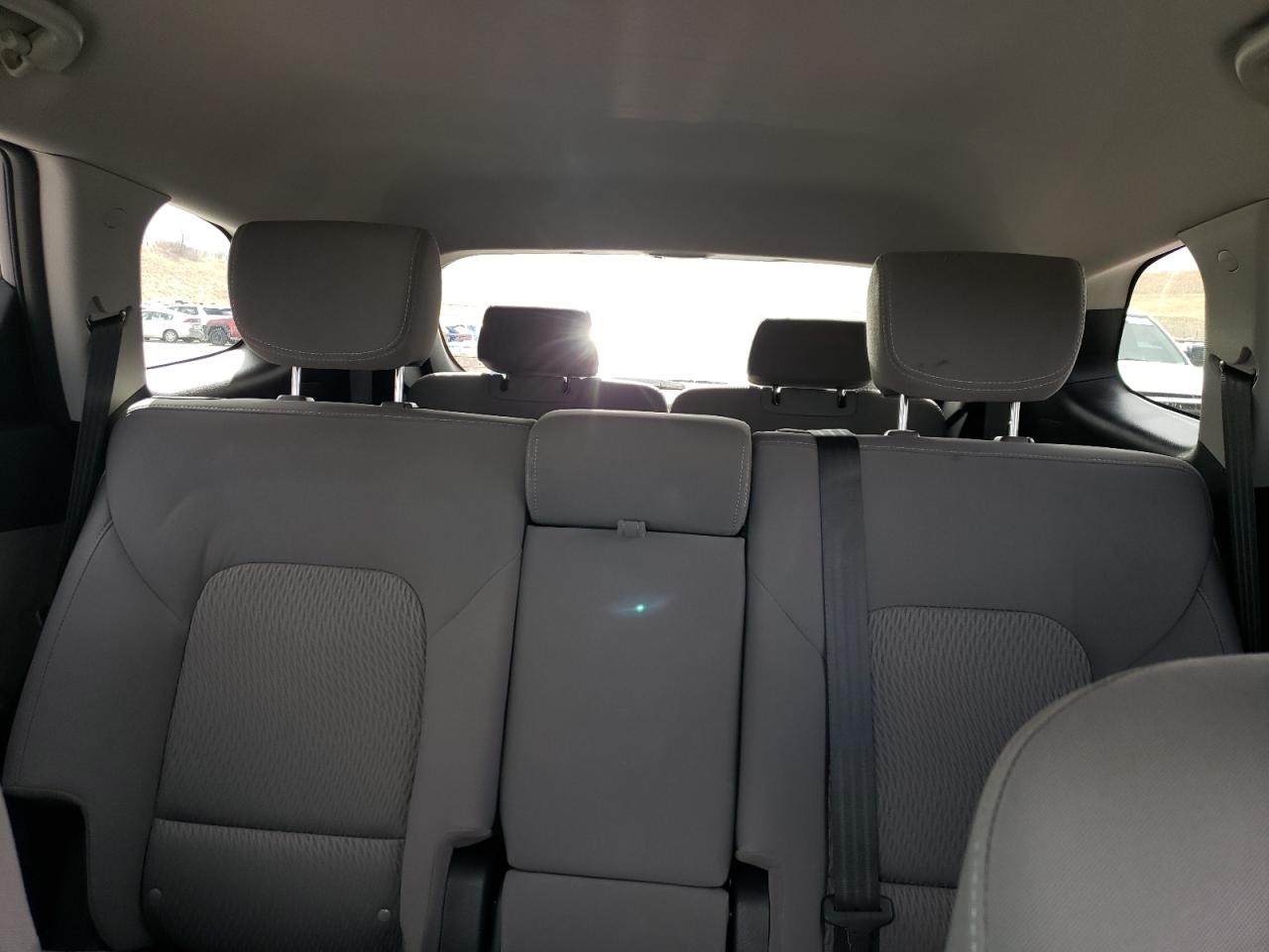 2017 Hyundai Santa Fe - Image 10