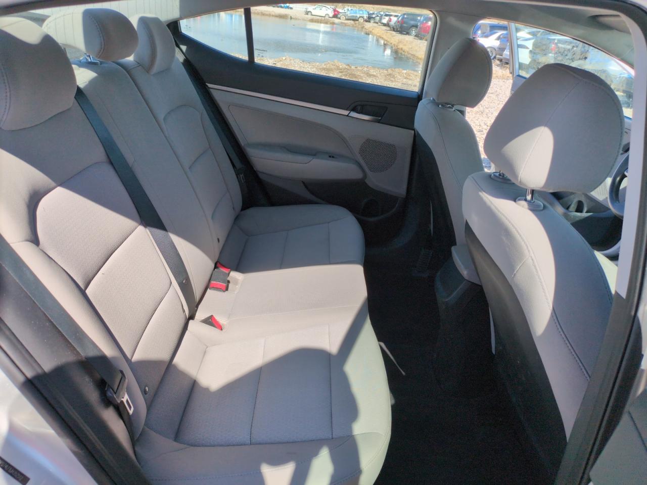 2018 Hyundai Elantra - Image 10
