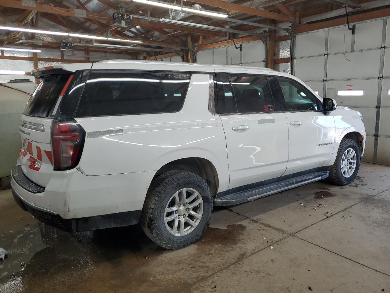 2021 Chevrolet Suburban - Image 3