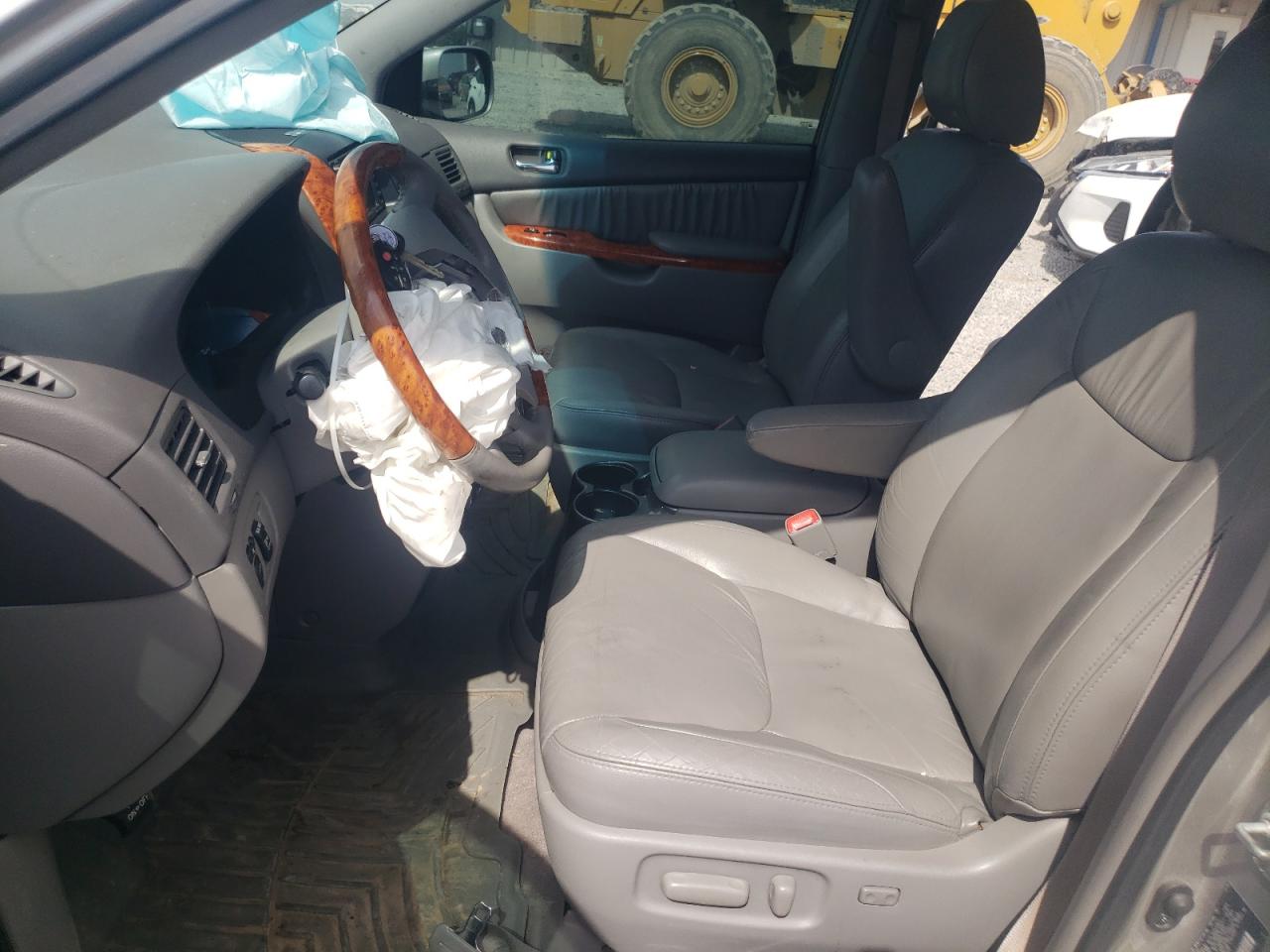 2009 Toyota Sienna - Image 7