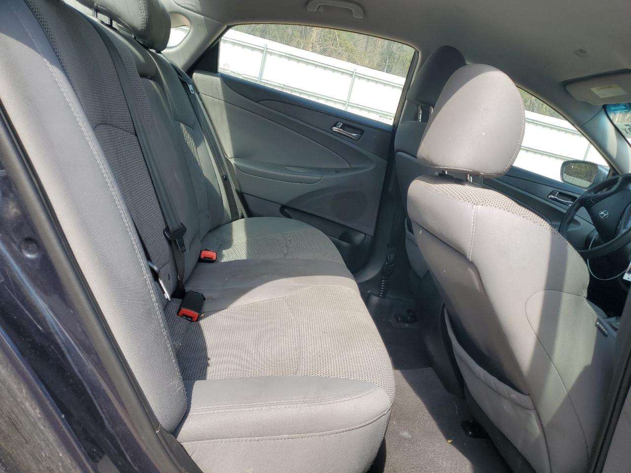 2013 Hyundai Sonata - Image 10