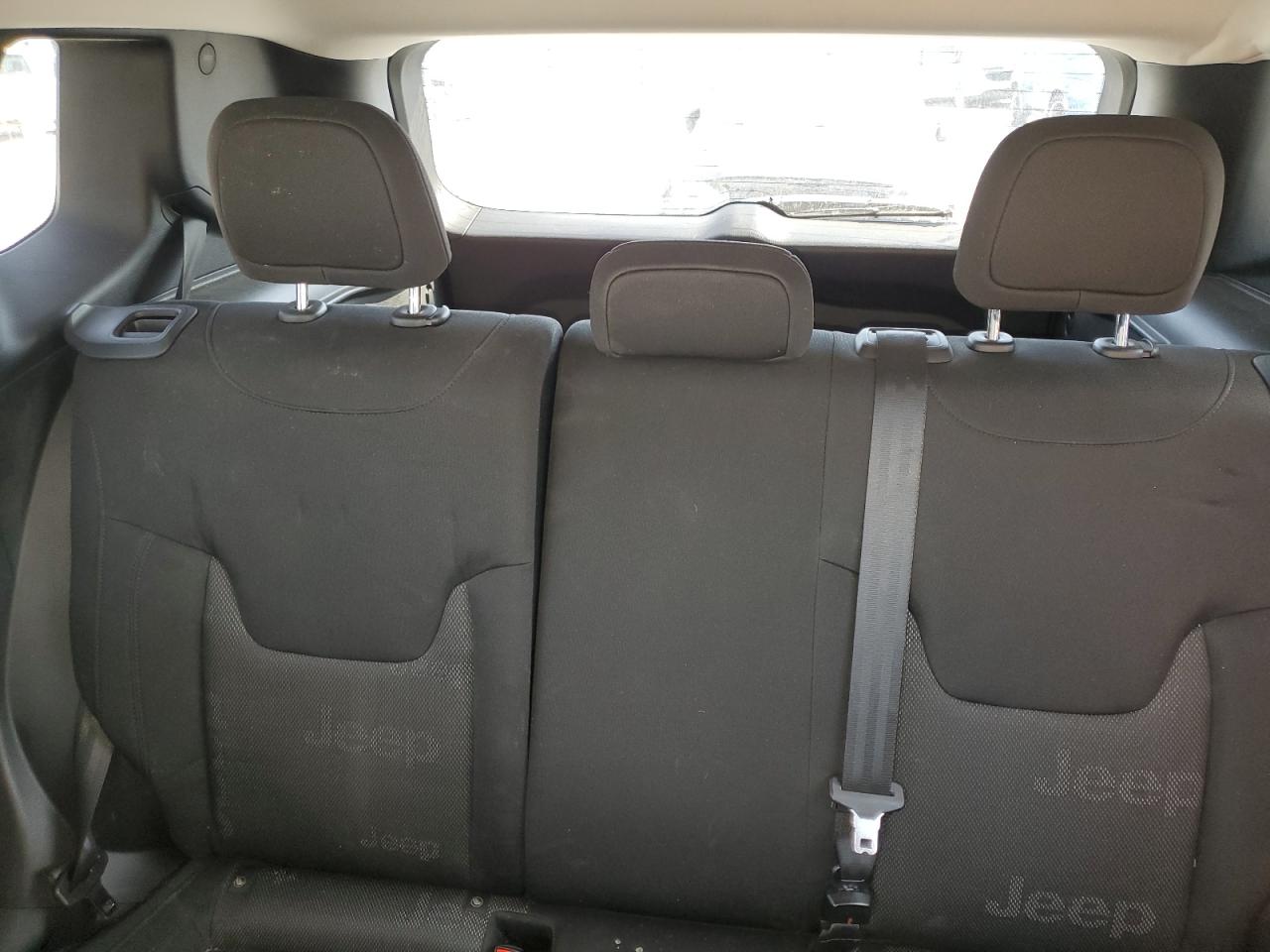2017 Jeep Renegade - Image 10