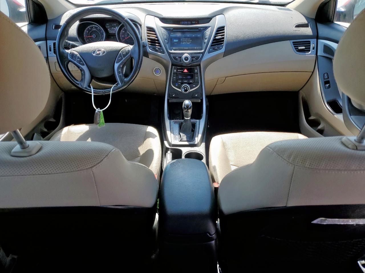 2016 Hyundai Elantra - Image 8