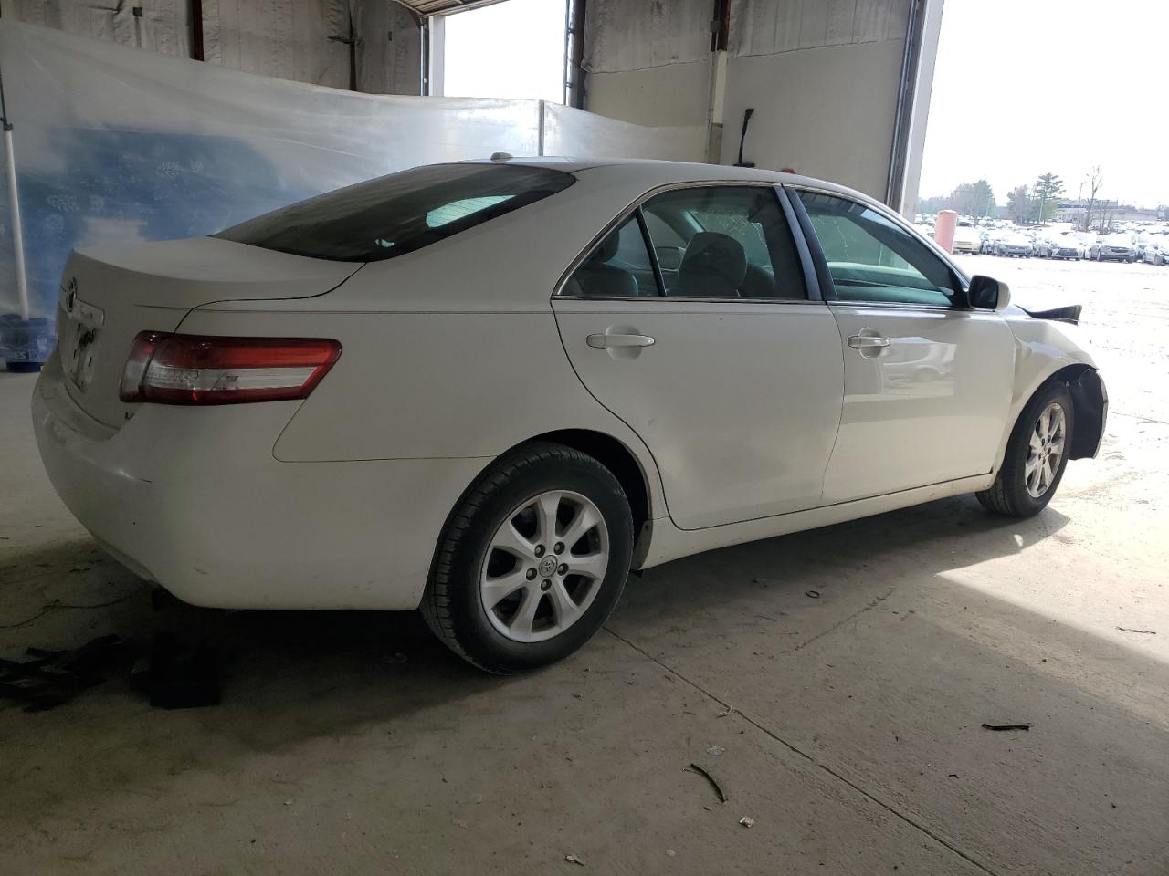 2011 Toyota Camry - Image 3