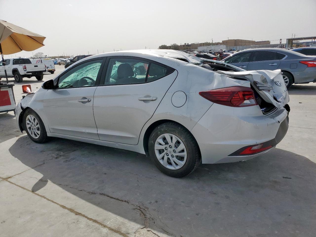 2019 Hyundai Elantra - Image 2