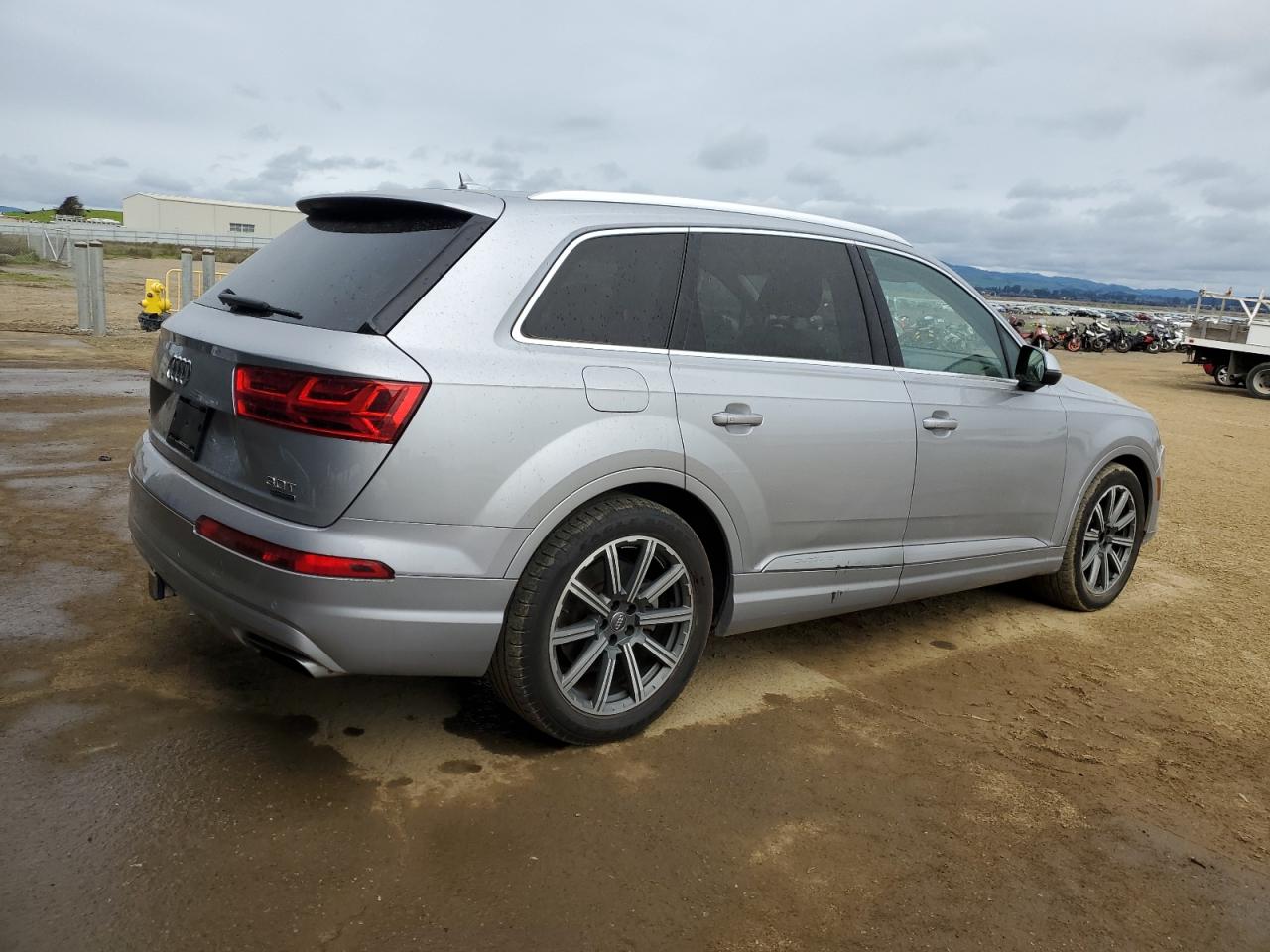 2017 Audi Q7 - Image 3