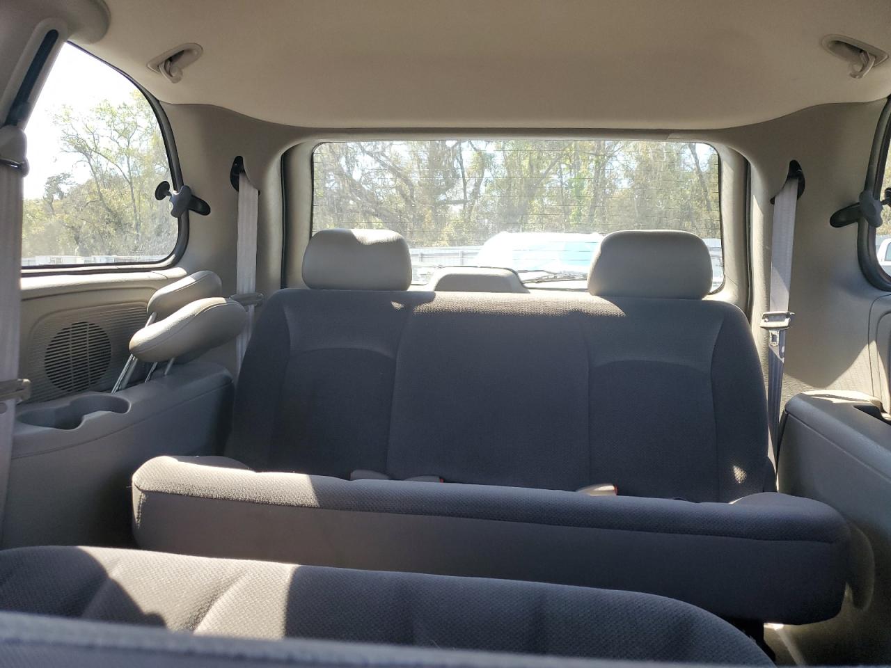 2002 Dodge Caravan - Image 10