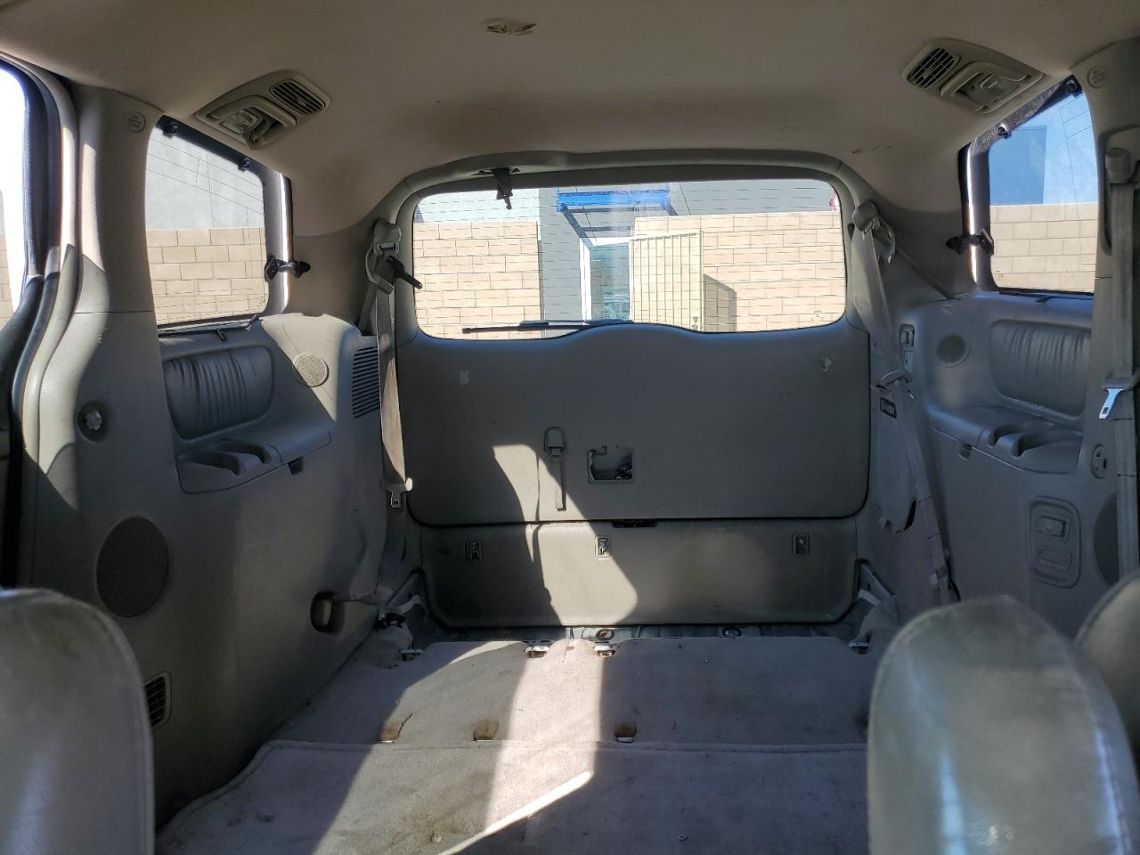 2005 Toyota Sienna - Image 10