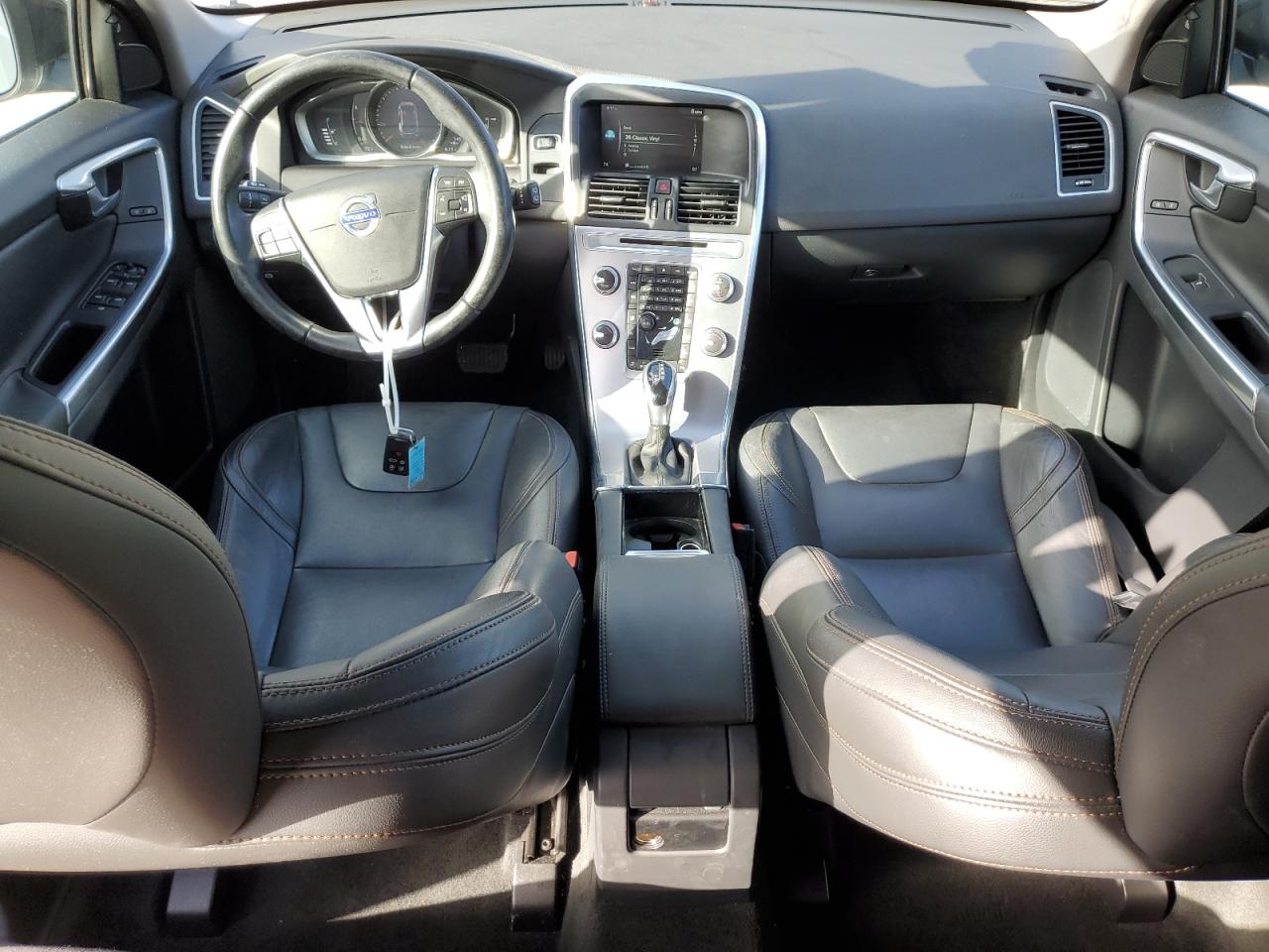 2017 Volvo XC60 - Image 8